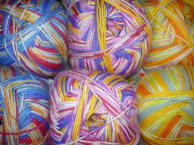 Kunterbunt – Wolle gibt es in allen Farbvariationen 