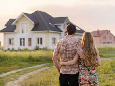 Der Traum vom Eigenheim lässt sich unter anderem durch einen Bausparvertrag finanzieren.